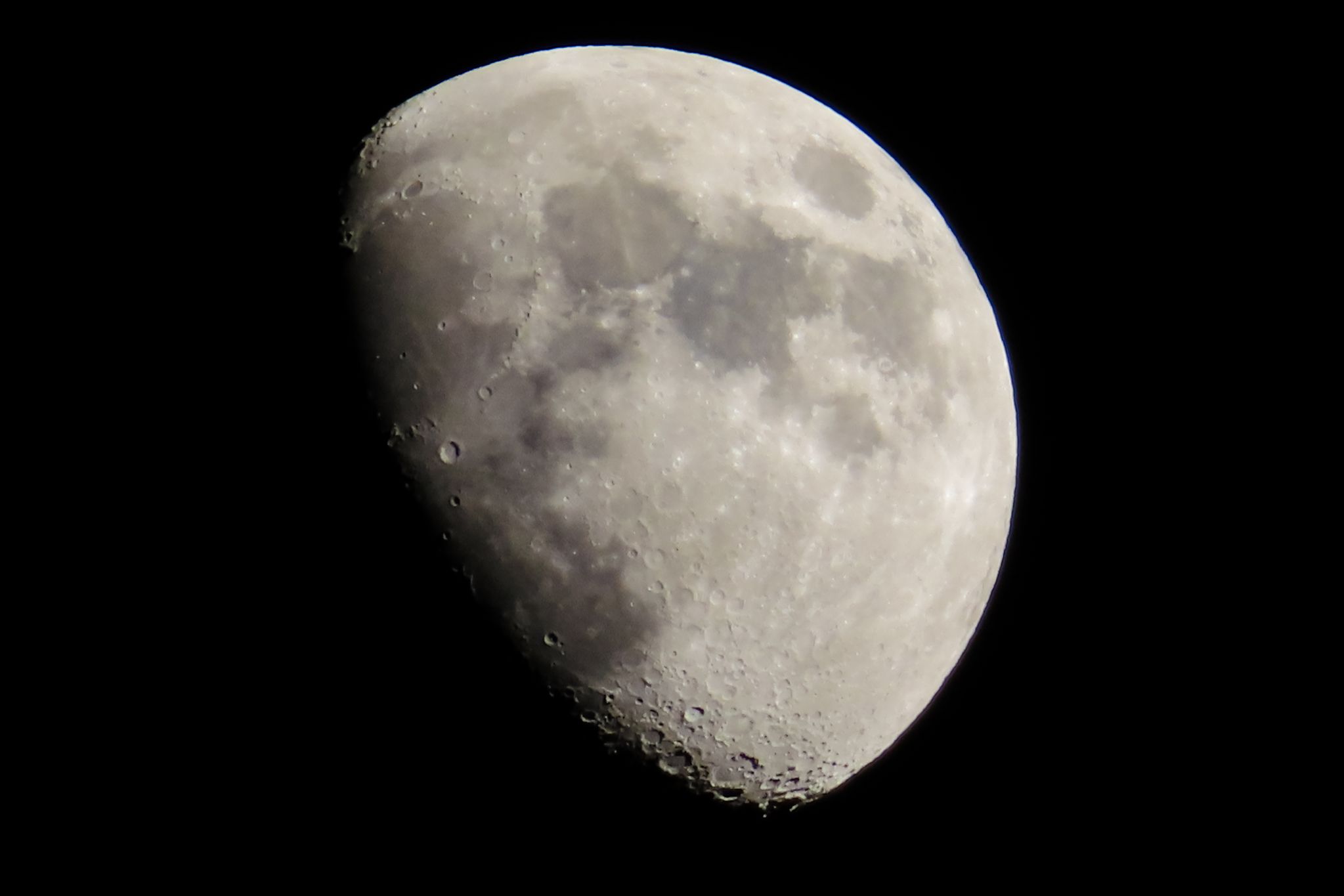 Community photo entitled Waxing Gibbous Moon by ANDY BENTLEY on 05/17/2024 at Mountain View, CA USA