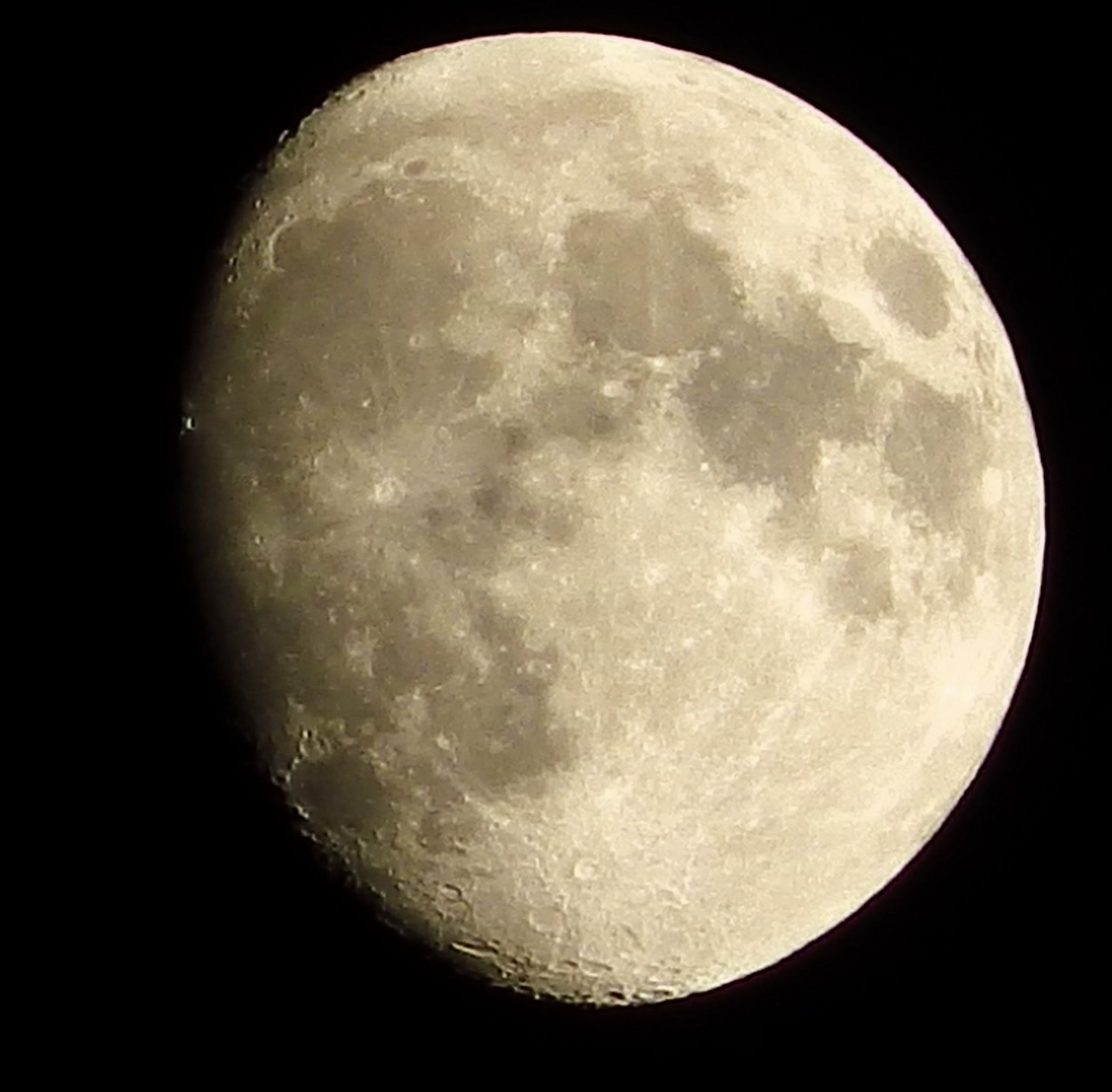 Community photo entitled Moon. by Deirdre Horan on 05/19/2024 at Dublin, Ireland.