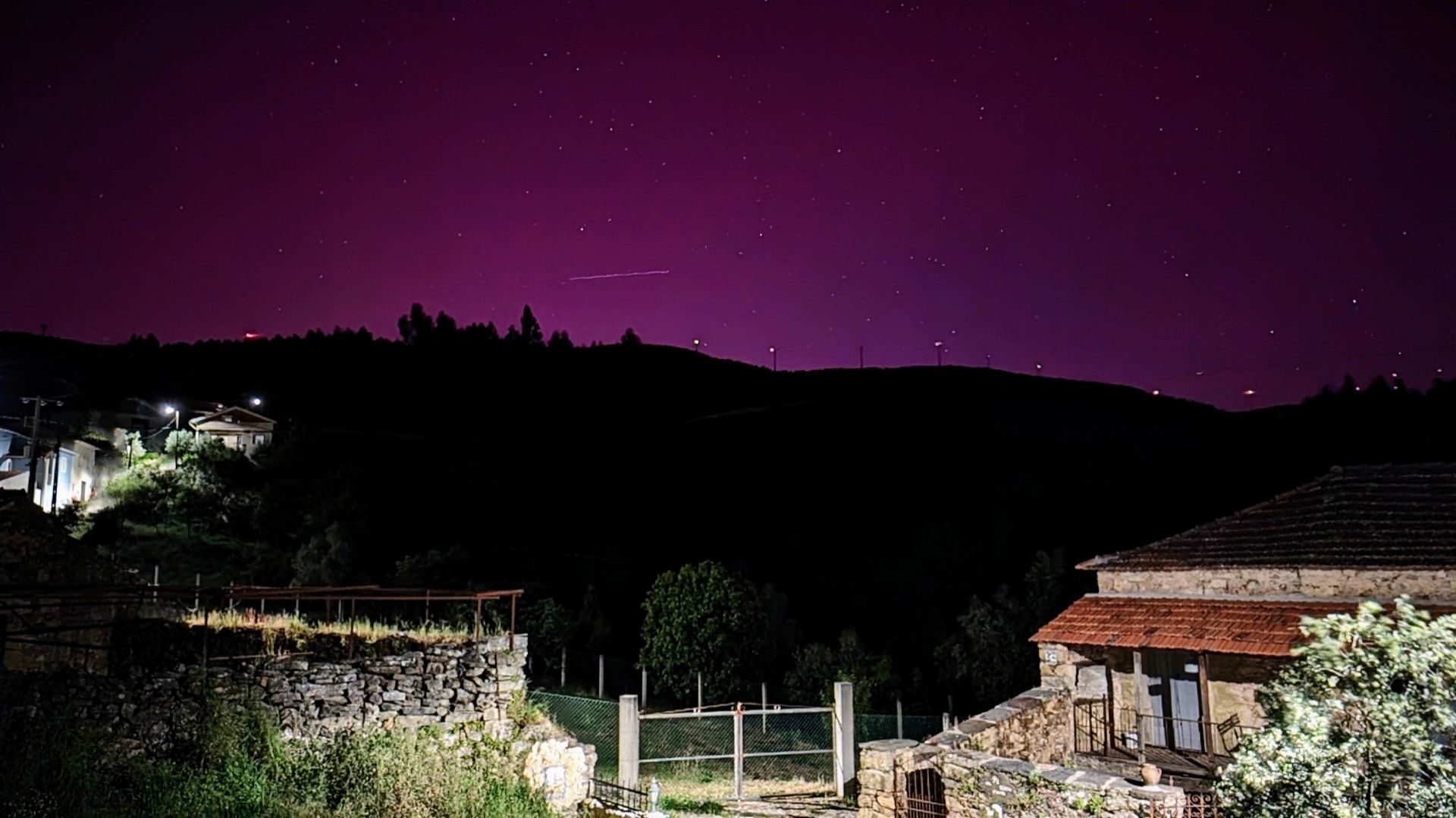 Community photo entitled Portugal Aurora - Space Station by Bruno Saavedra on 05/11/2024 at Pisões,Castanheira de Pêra, Portugal