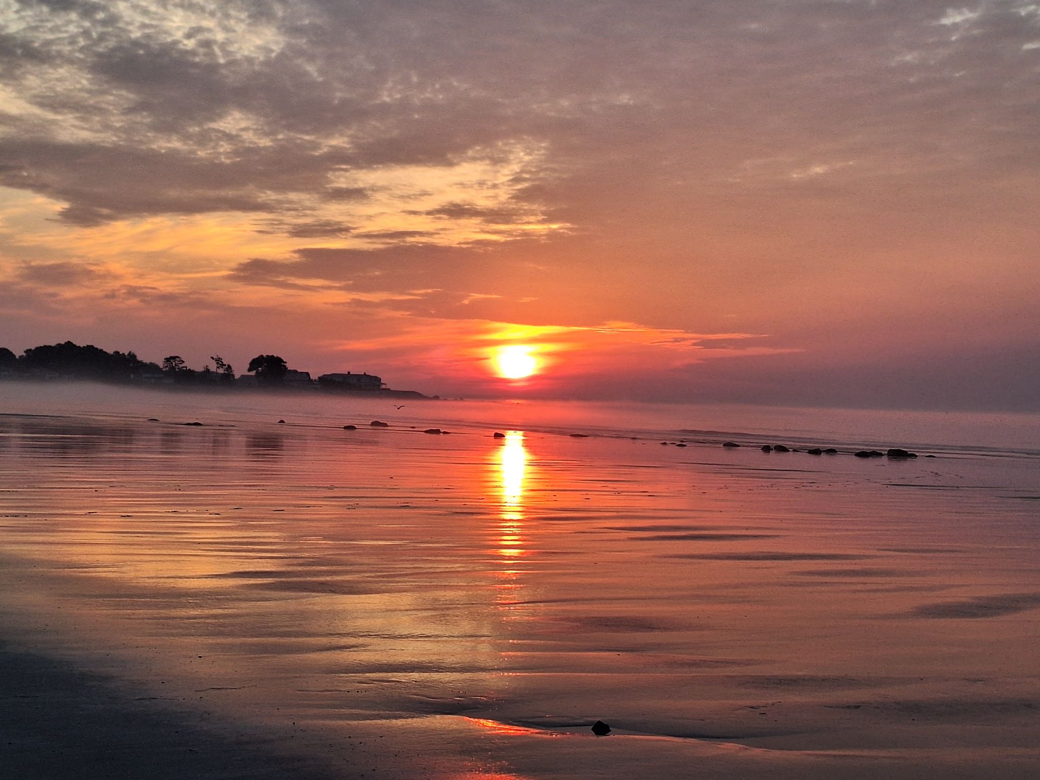 Community photo entitled 8 minutes past official sunrise on misty morning in NH by Marge Kolkin on 06/20/2024 at Jenness Beach, Rye NH (USA)