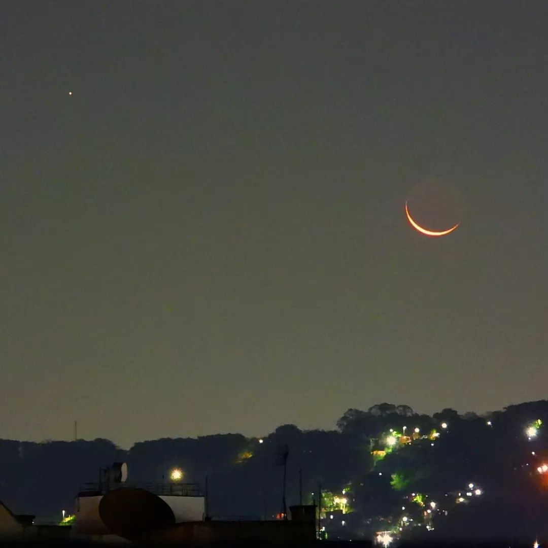 Community photo entitled Young Moon and Mercury by Helio C. Vital on 07/07/2024 at Rio de Janeiro, Brazil