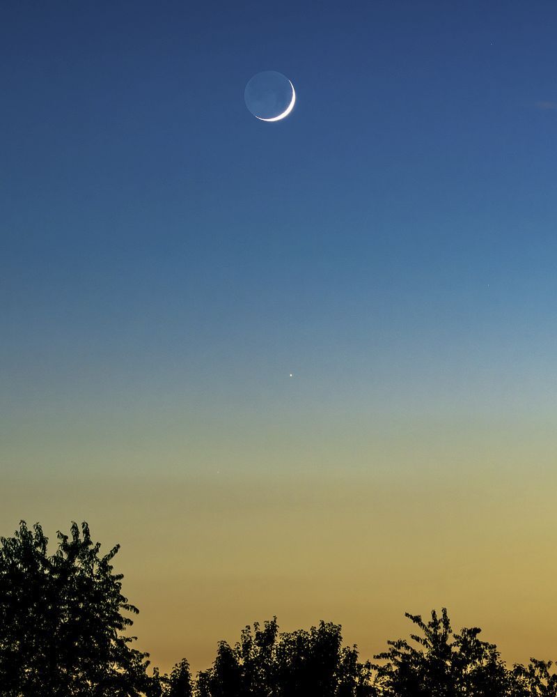 Community photo entitled Moon-Mercury Conjunction 07 July 2024 by Jim Bruzek on 07/07/2024 at Glenwood, Maryland, USA