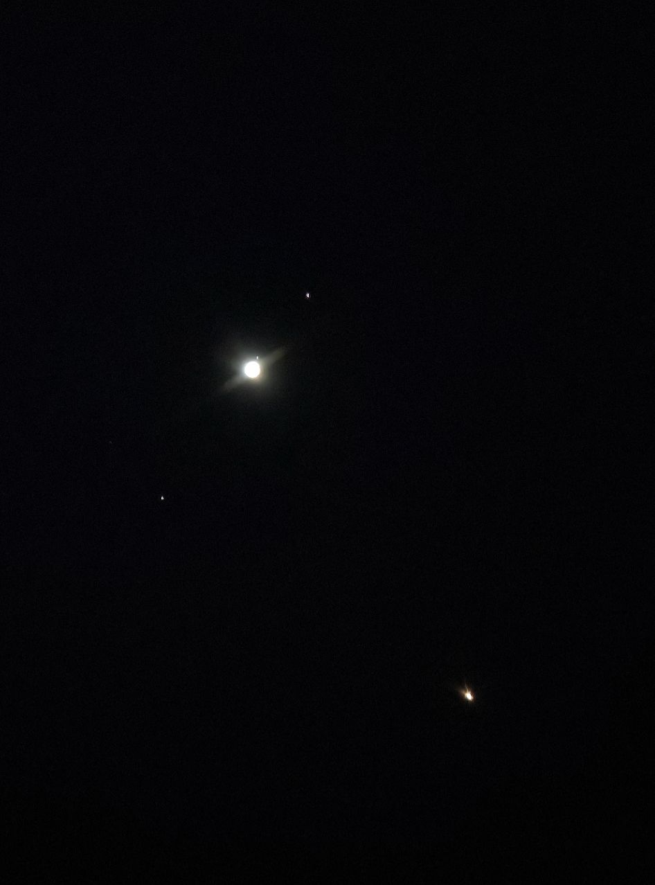 Community photo entitled Conjunction of Mars and Jupiter by Alex Martin on 08/14/2024 at Bradenton, Florida