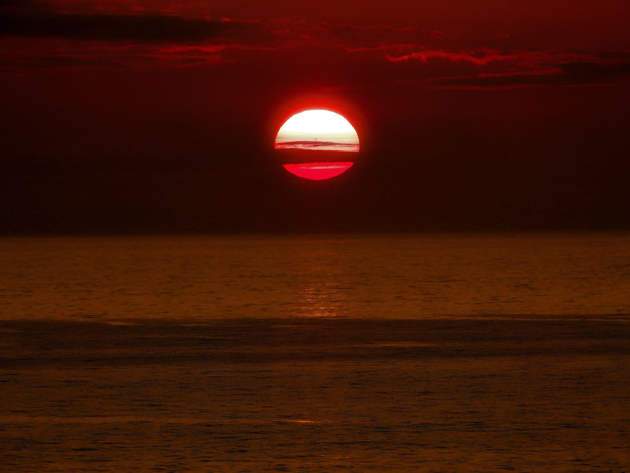 Community photo entitled Setting Sun by Cecille Kennedy on 08/13/2024 at Oregon Coast, Oregon