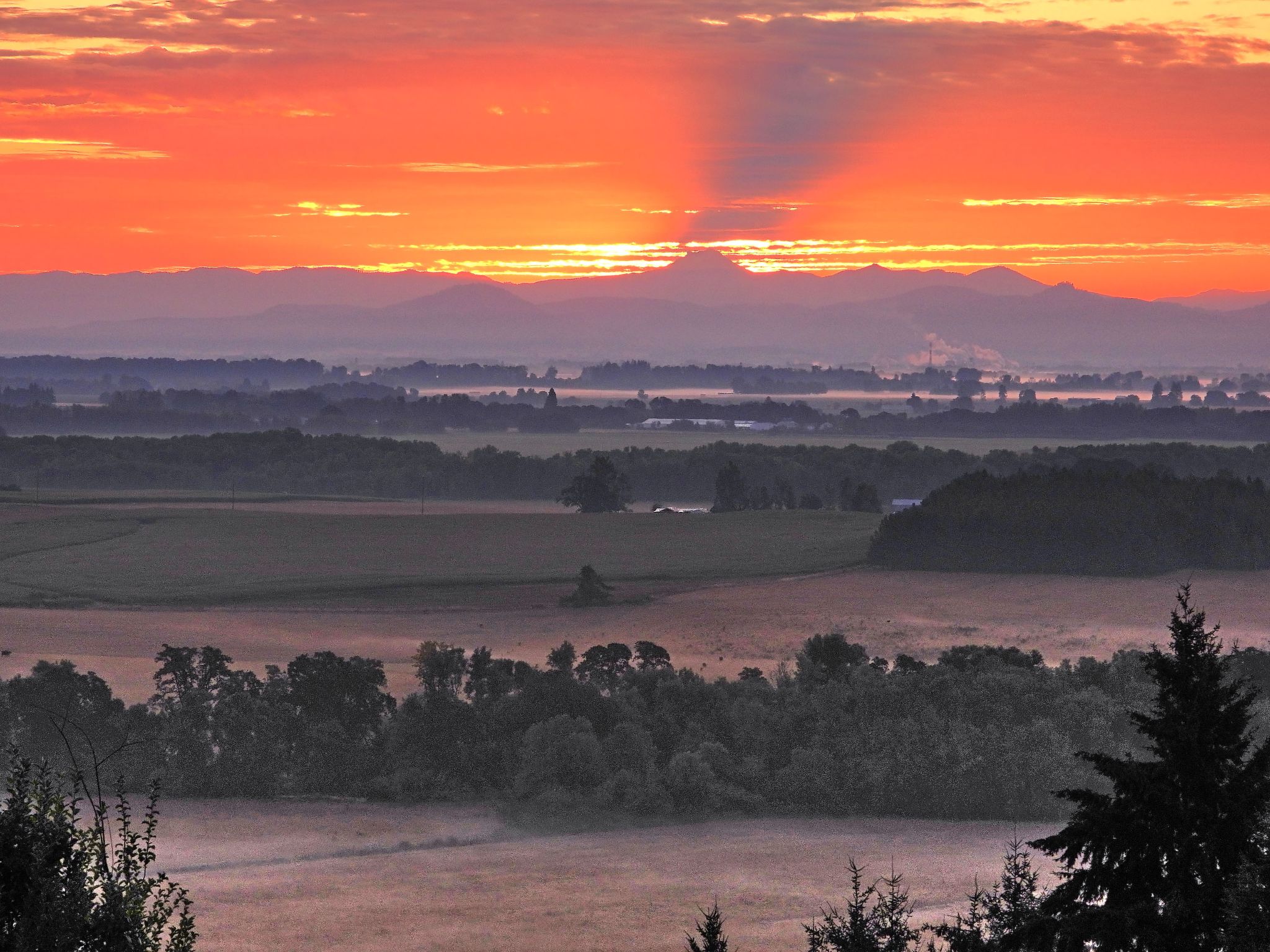 Community photo entitled Sunrise Scene by Cecille Kennedy on 08/20/2024 at Monroe, Oregon