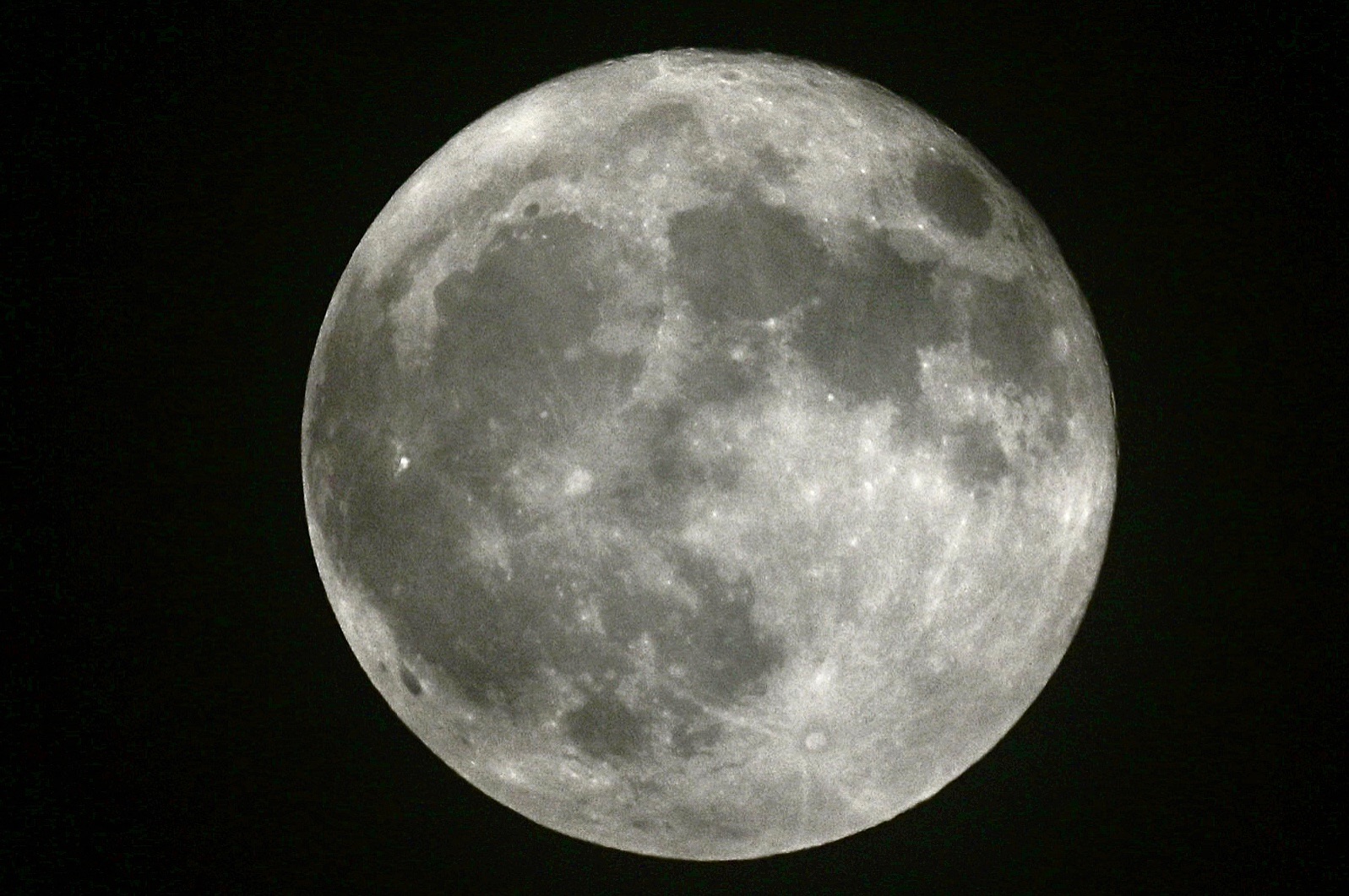 Community photo entitled Super blue moon on a hot, hazy Texas night in August by Frank Lu on 08/19/2024 at Arlington, Texas, USA