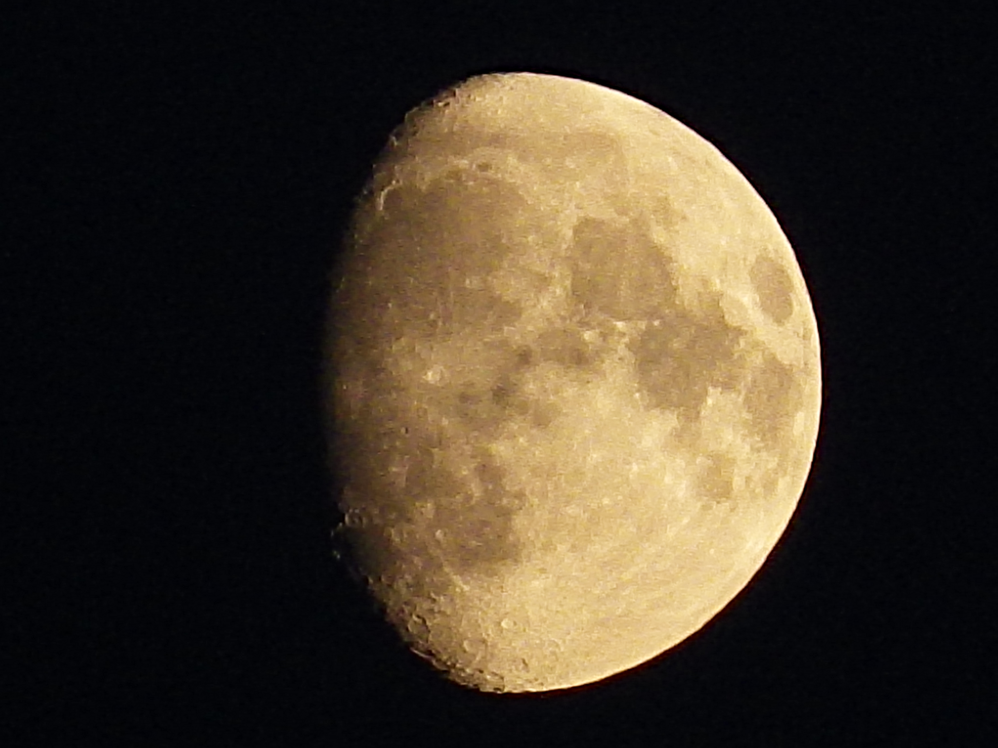 Community photo entitled Moon rising. by Deirdre Horan on 08/15/2024 at Dublin, Ireland