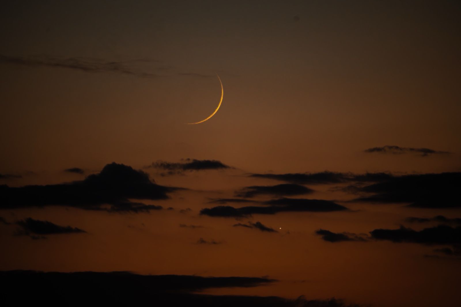 Community photo entitled Thin crescent moon and Venus by Marty Curran on 08/05/2024 at Cheyenne, Wyoming