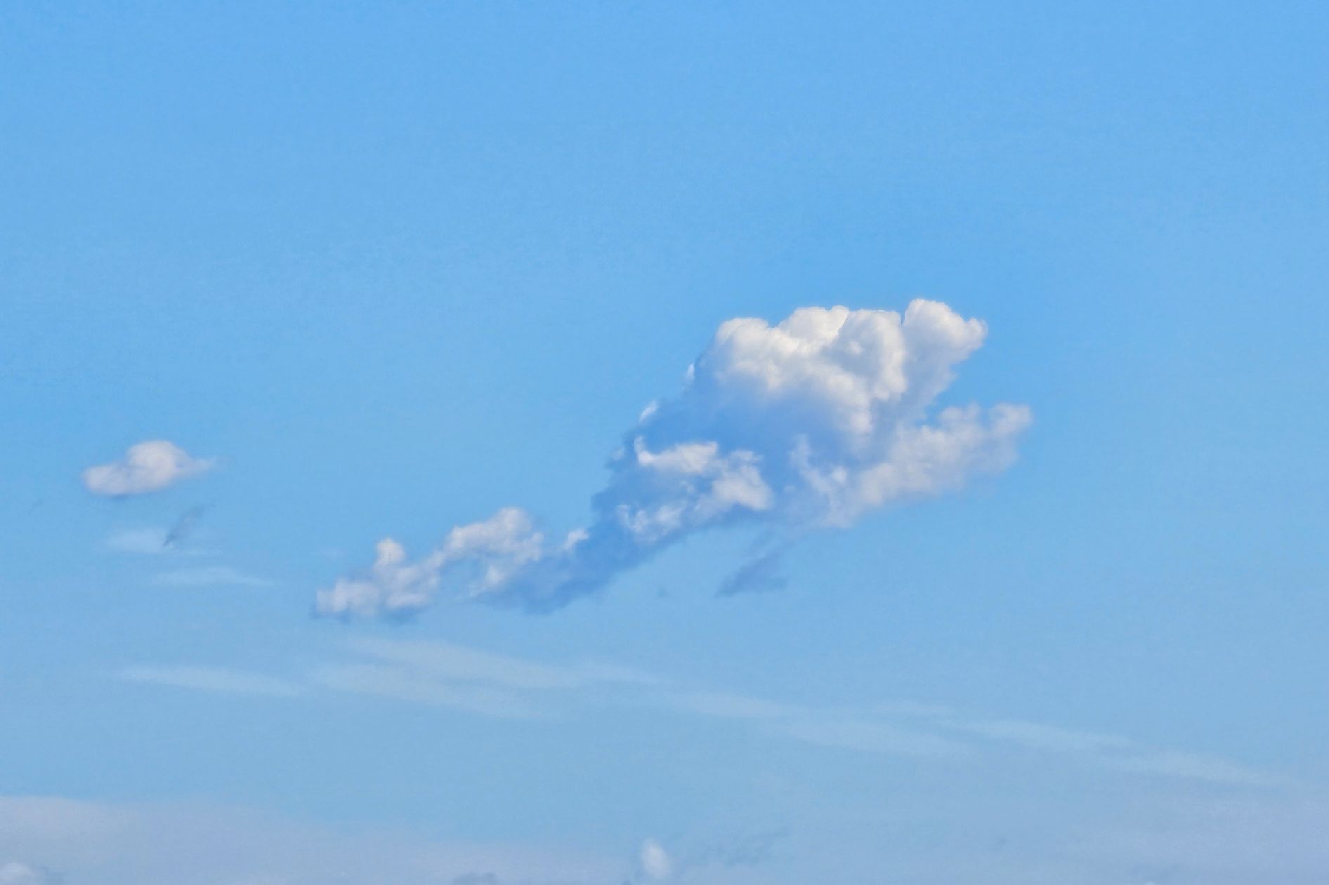 Community photo entitled Piranha cloud by Alex Love on 09/14/2024 at Off the Amalfi coast, Italy