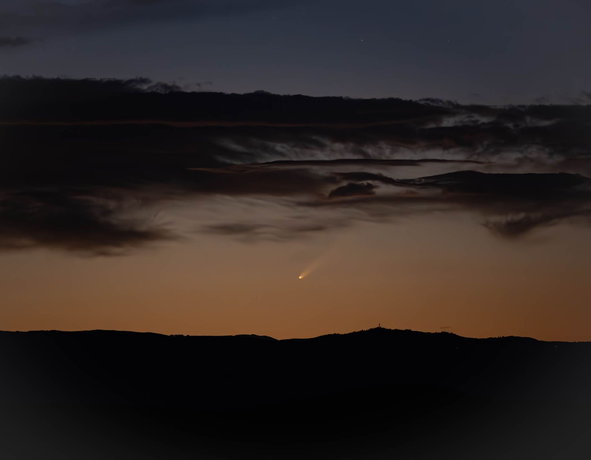 Community photo entitled Comet C2023 A3 over Castle Peak ridge by Tom Thompson on 09/30/2024 at Eagle County, Colorado