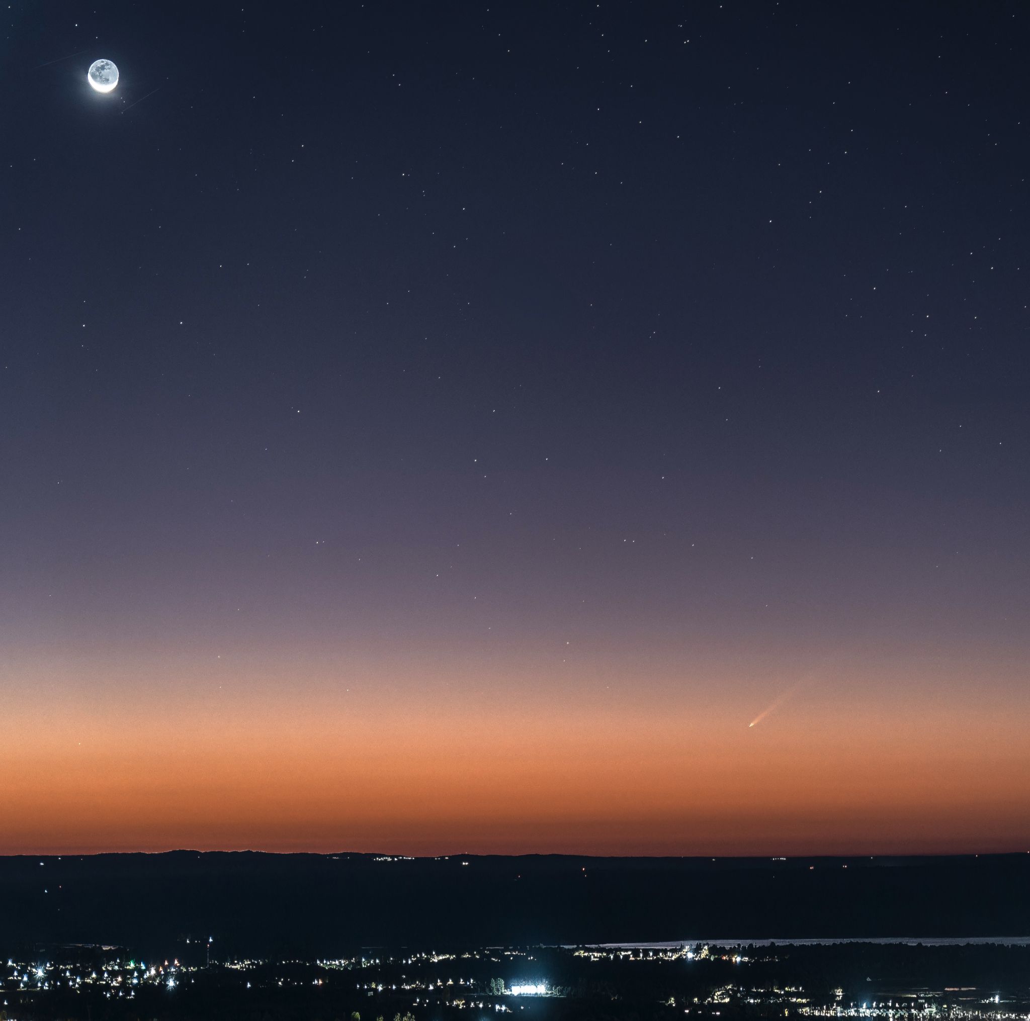 Community photo entitled Moon gets a new buddy by Jose Palma on 09/30/2024 at Setubal -Portugal