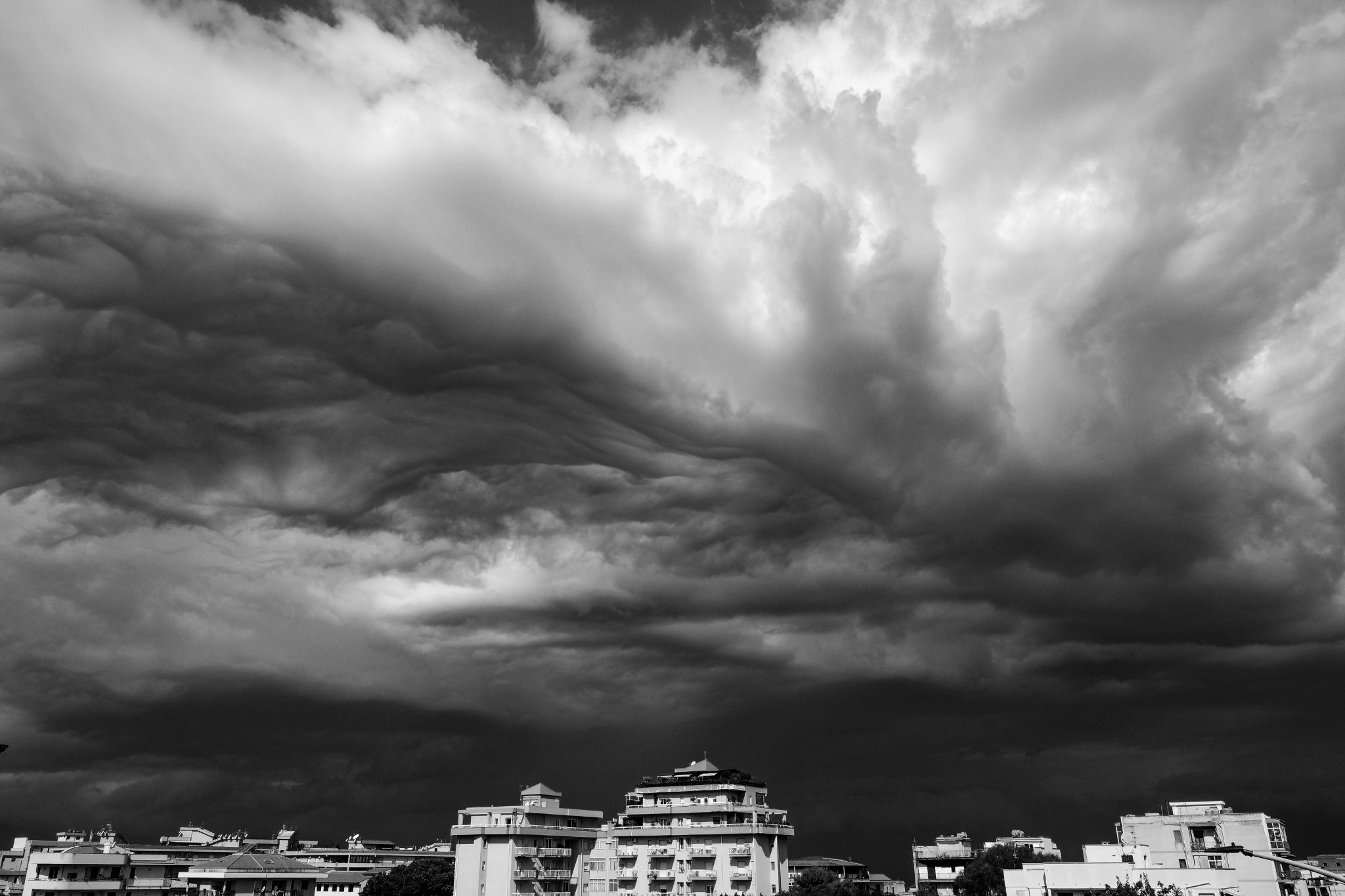 Community photo entitled Asperitas clouds by Teresa Molinaro on 09/25/2024 at Bagheria, Sicily, Italy