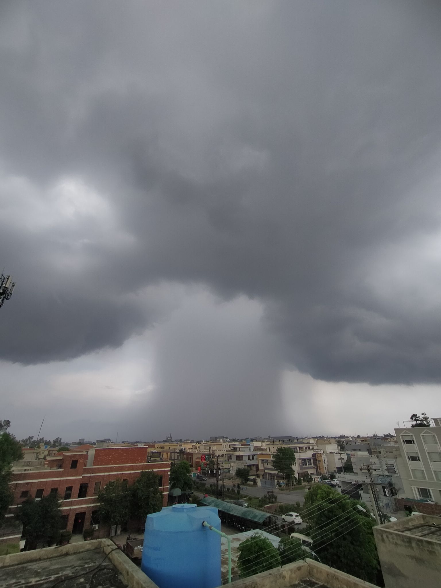 Community photo entitled Rain Shaft clouds by Abbas Haider on 09/02/2024 at Lahore