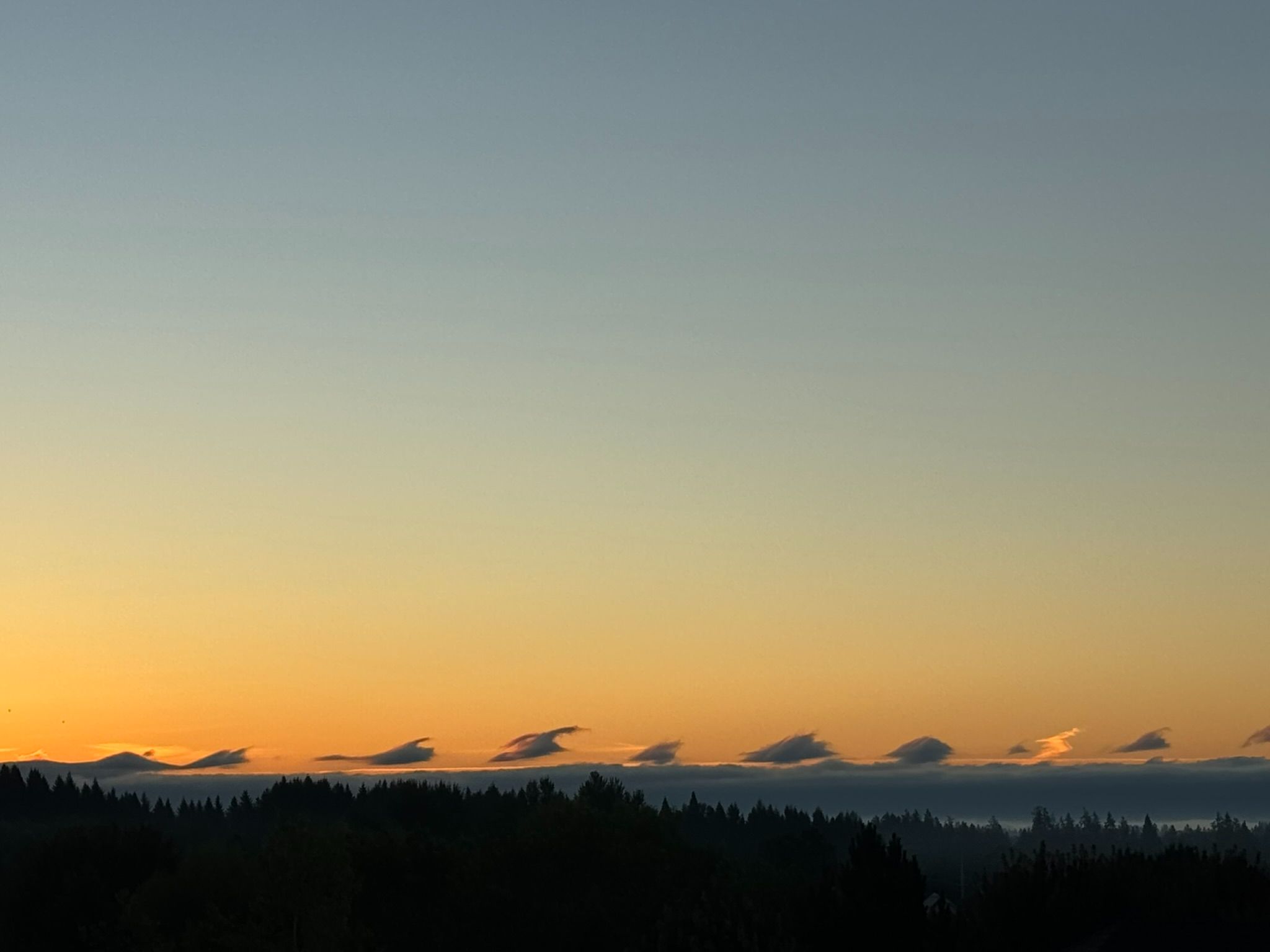 Community photo entitled Cascades wave clouds by Colin Thompson on 09/19/2024 at McMinnville, OR