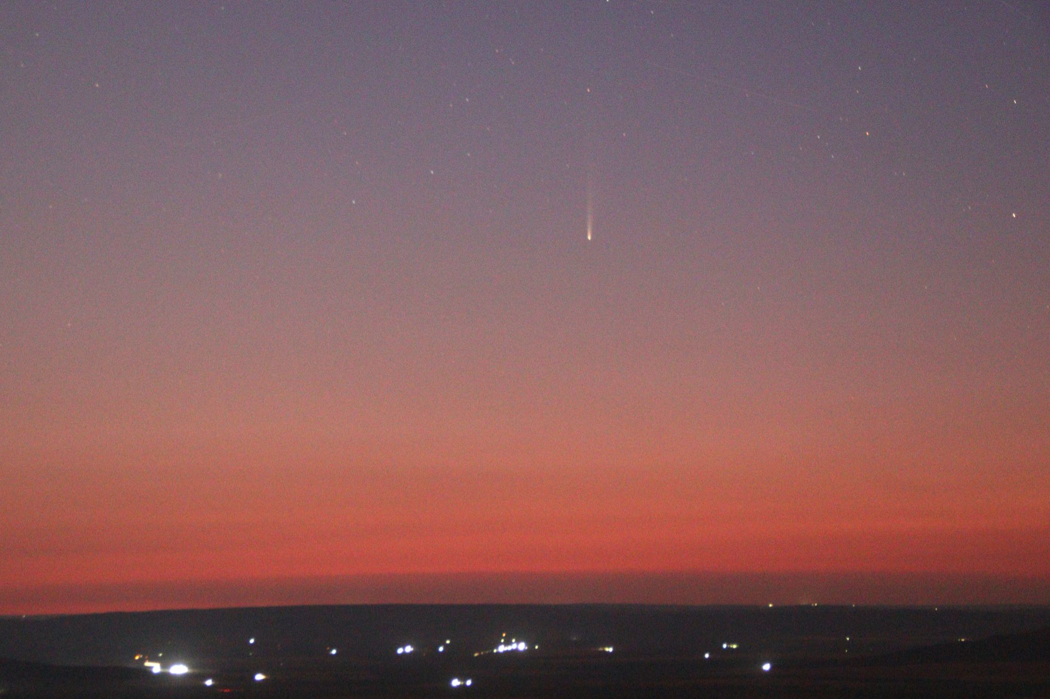 Community photo entitled The comet before the Sun by Roosevelt Silva on 09/25/2024 at Formosa, GO, Brasil