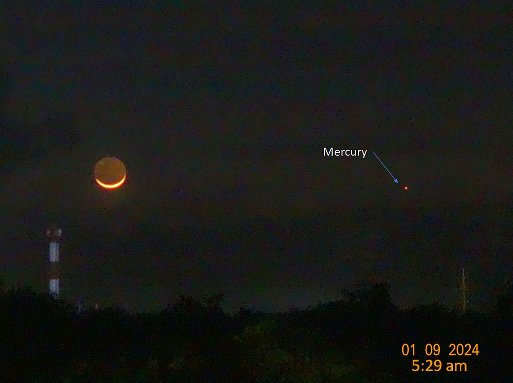 Community photo entitled Luna al 2% con Mercurio by ROBERTO BURKLE on 09/01/2024 at Playa del Carmen, Quintana Roo, México