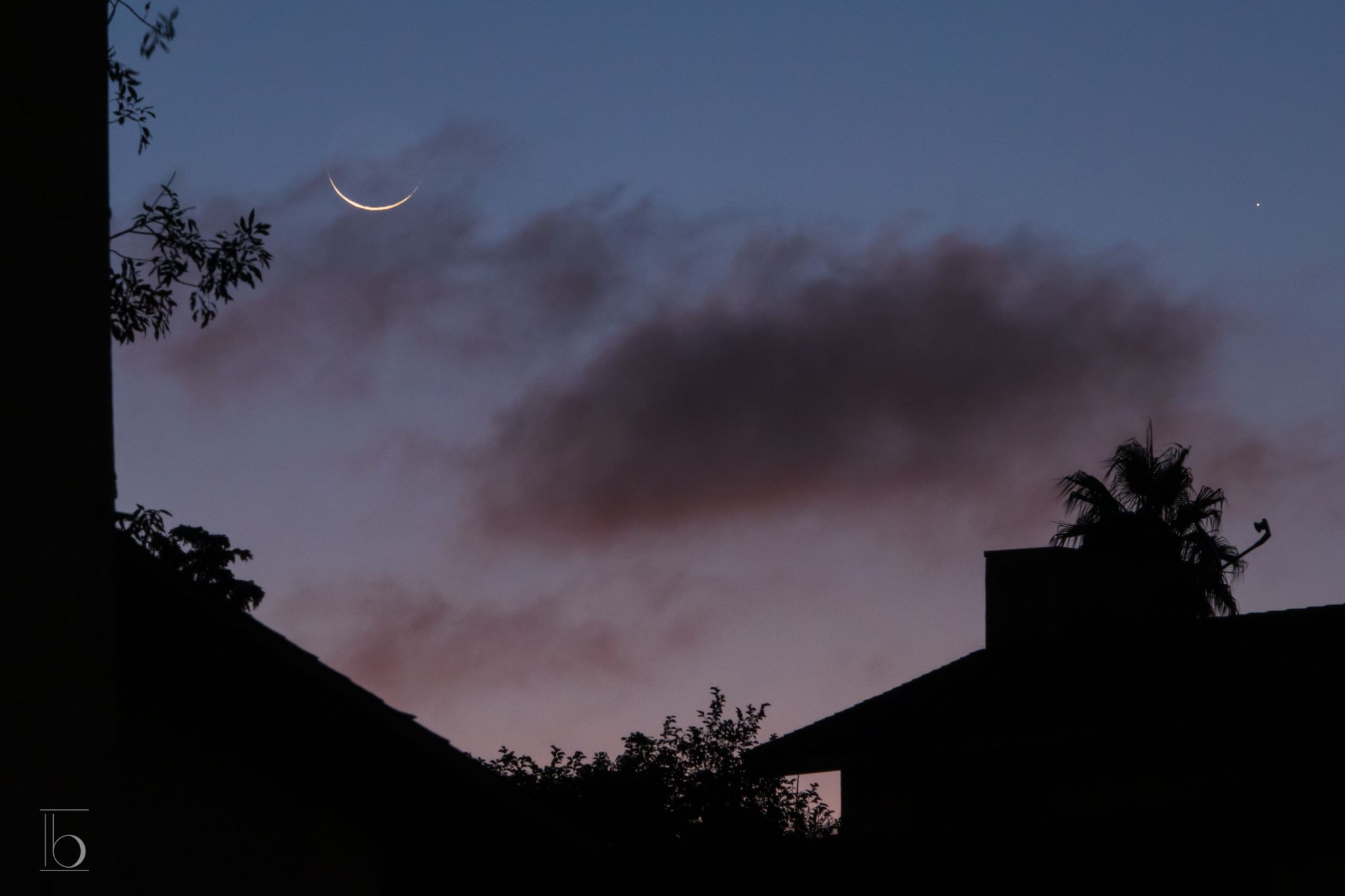 Community photo entitled Morning Moon and Mercury in the Neighborhood by Gemini Brett on 09/01/2024 at El Sobrante, California