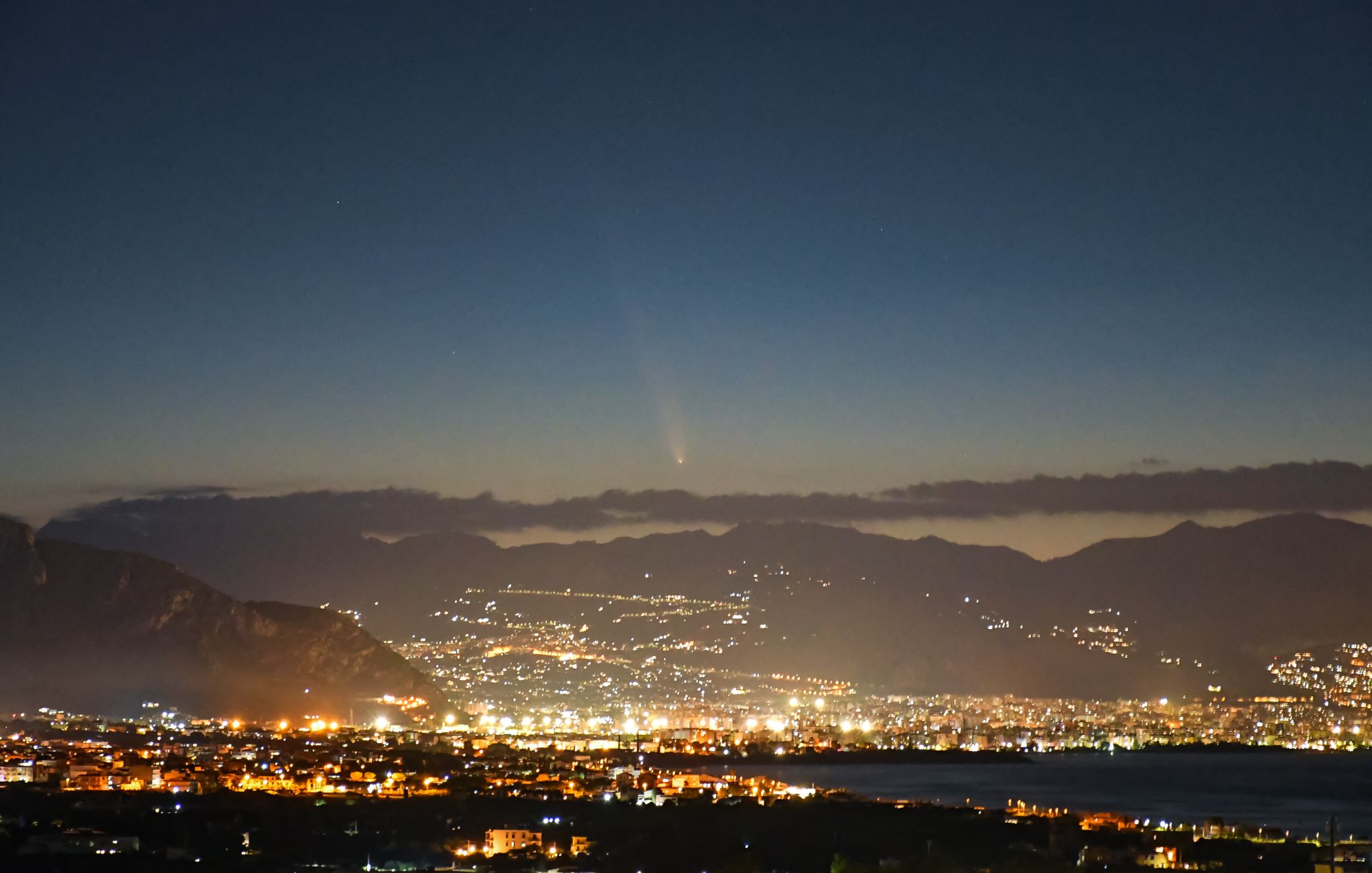 Community photo entitled A comet in the Sicilian twilight by Teresa Molinaro on 10/12/2024 at Palermo, Sicily, Italy