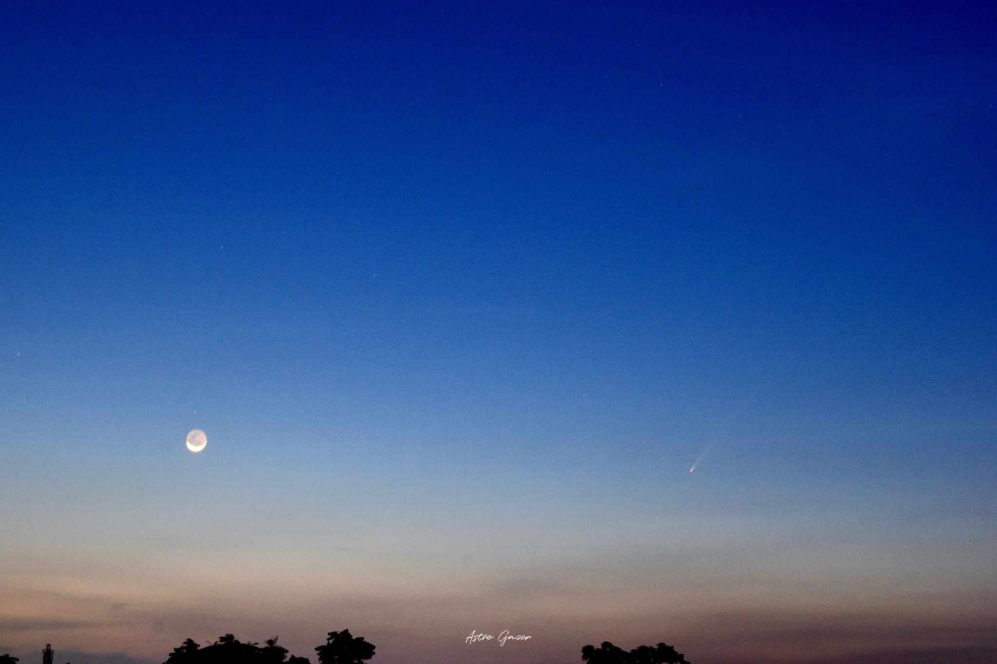 Community photo entitled Celestial Dance✨️ Comet Embracing the Crescent Moon by Atharva Maurya on 10/01/2024 at Bhadohi, India