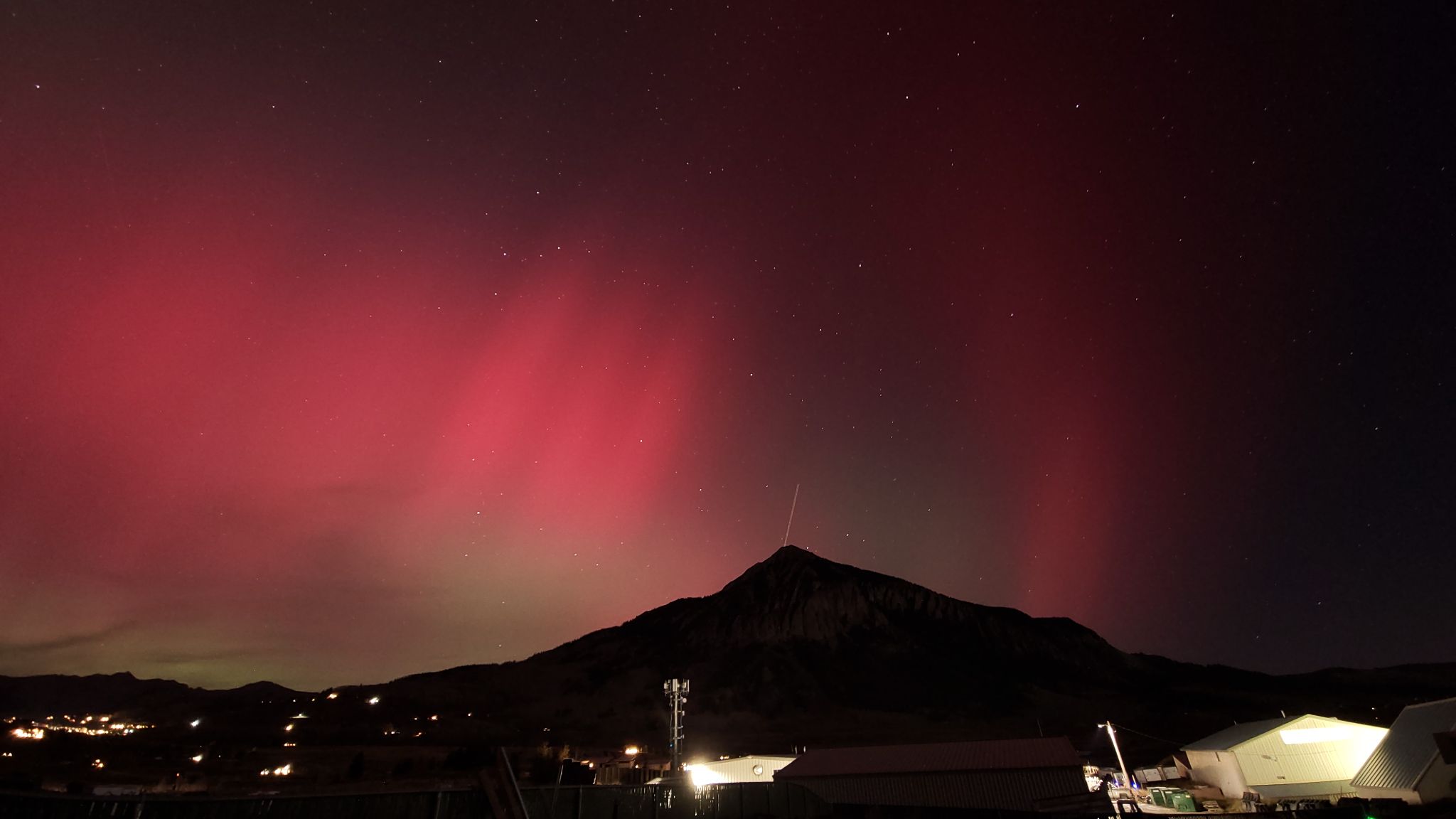 Community photo entitled October 2024 lower 48 aurora by Les Choy on 10/10/2024 at Crested Butte, CO, USA