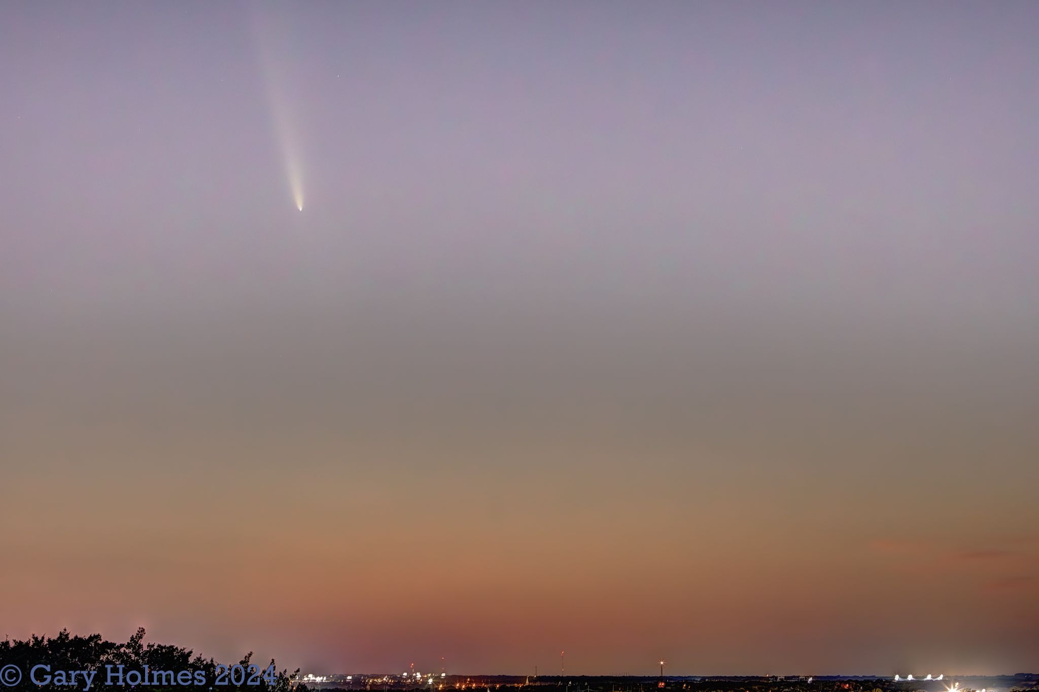 Community photo entitled Comet C/2023 A3 over Belton, Texas by GARY HOLMES on 10/13/2024 at Temple, TX, USA