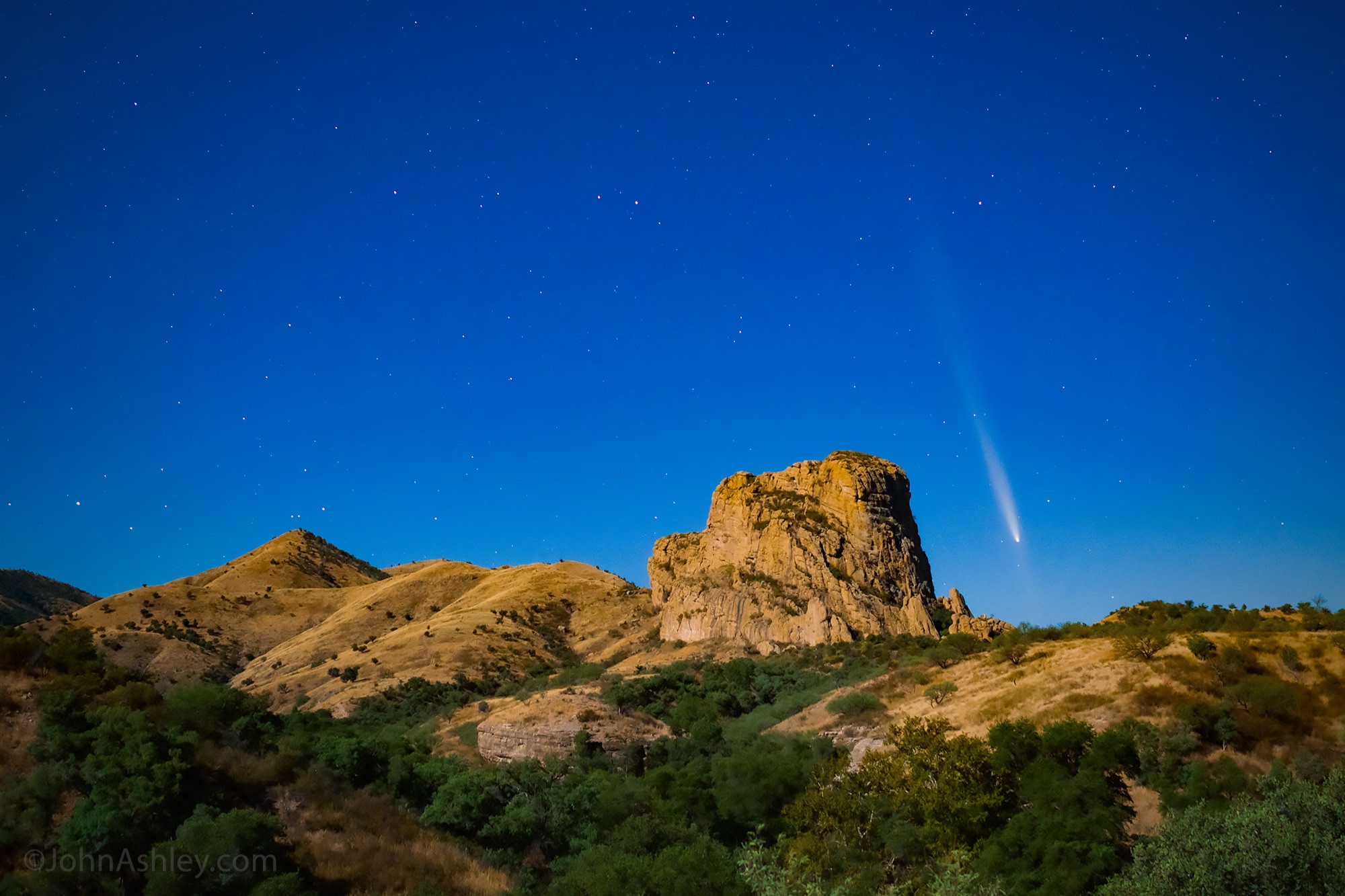 Community photo entitled Castle Butte Comet by John Ashley on 10/14/2024 at Peña Blanca, Arizona USA