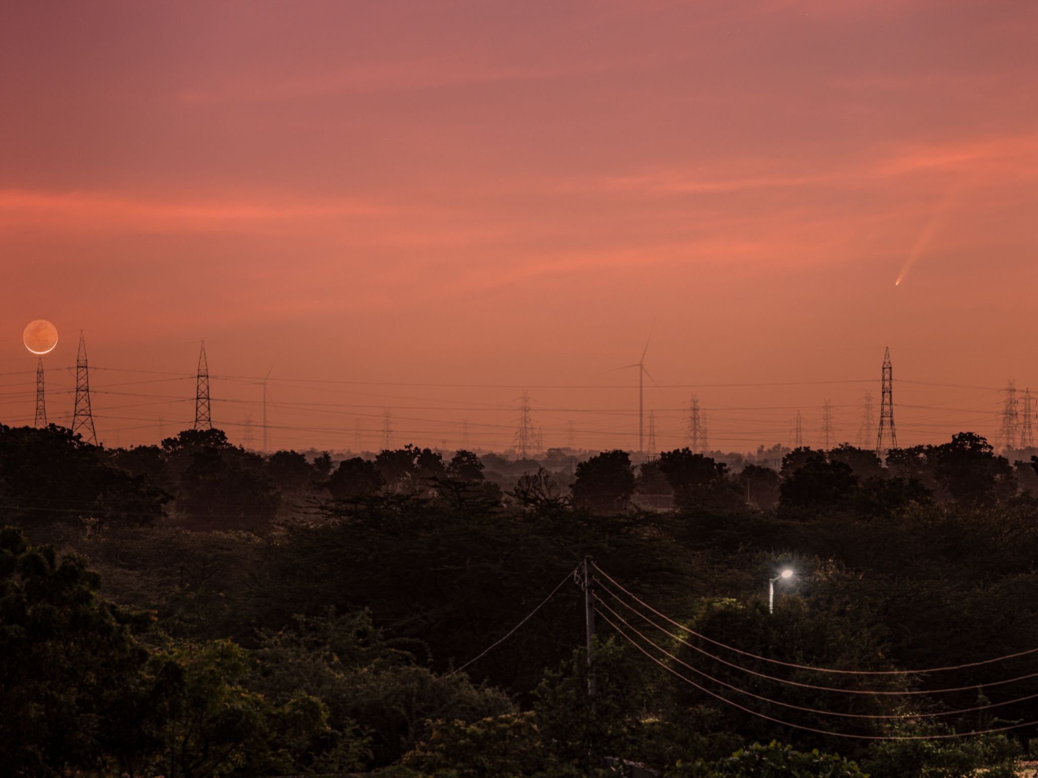 Community photo entitled || Fleerting Guest of Solar System - C/2023 A3 (Tsuchinshan-ATLAS) - Earth Shine Moon|| by SAMIT SAHA on 10/01/2024 at Bidada, Gujarat, India