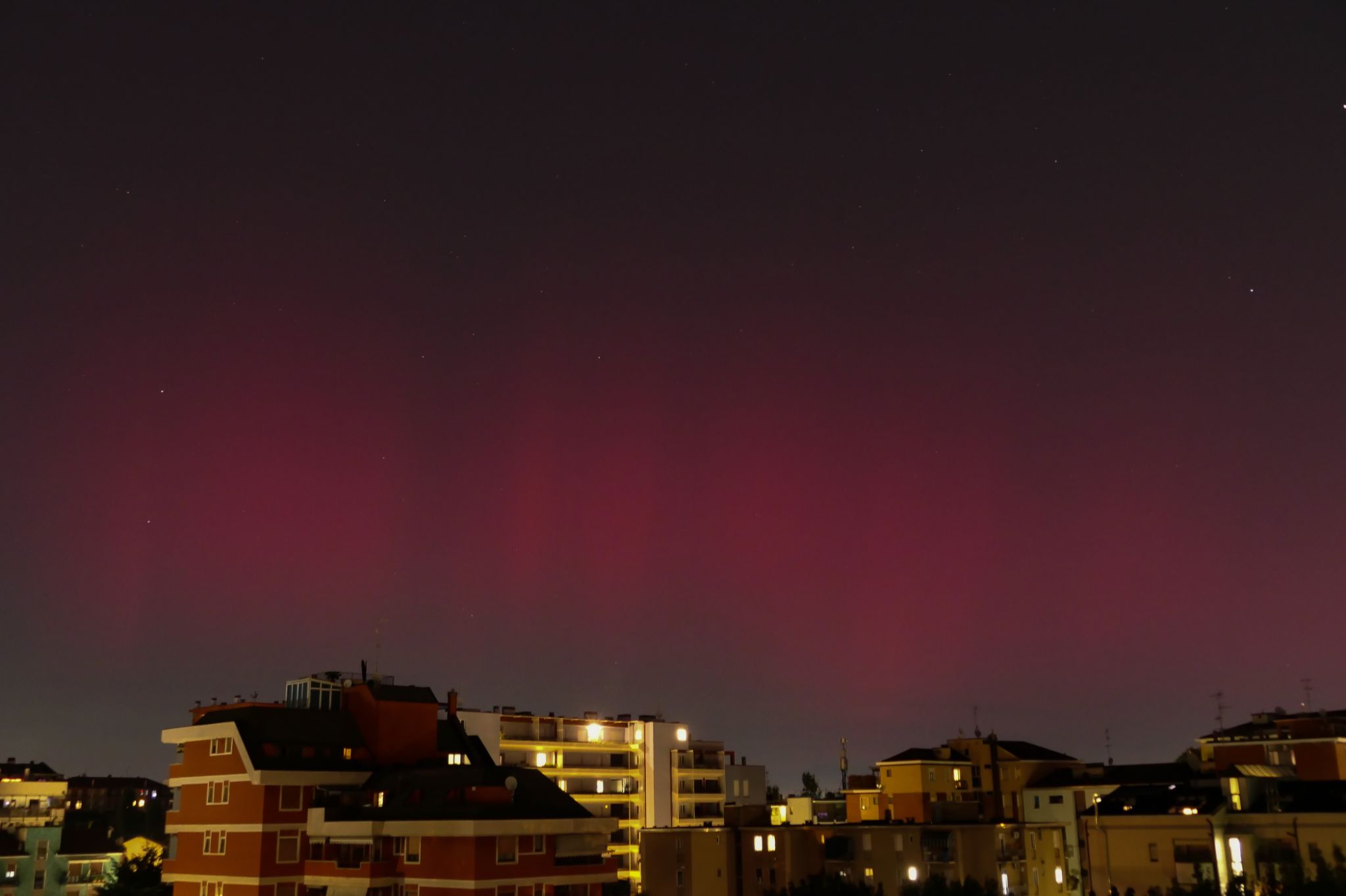 Community photo entitled Northern Lights in Milan by EGIDIO VERGANI on 10/10/2024 at Milano Italia