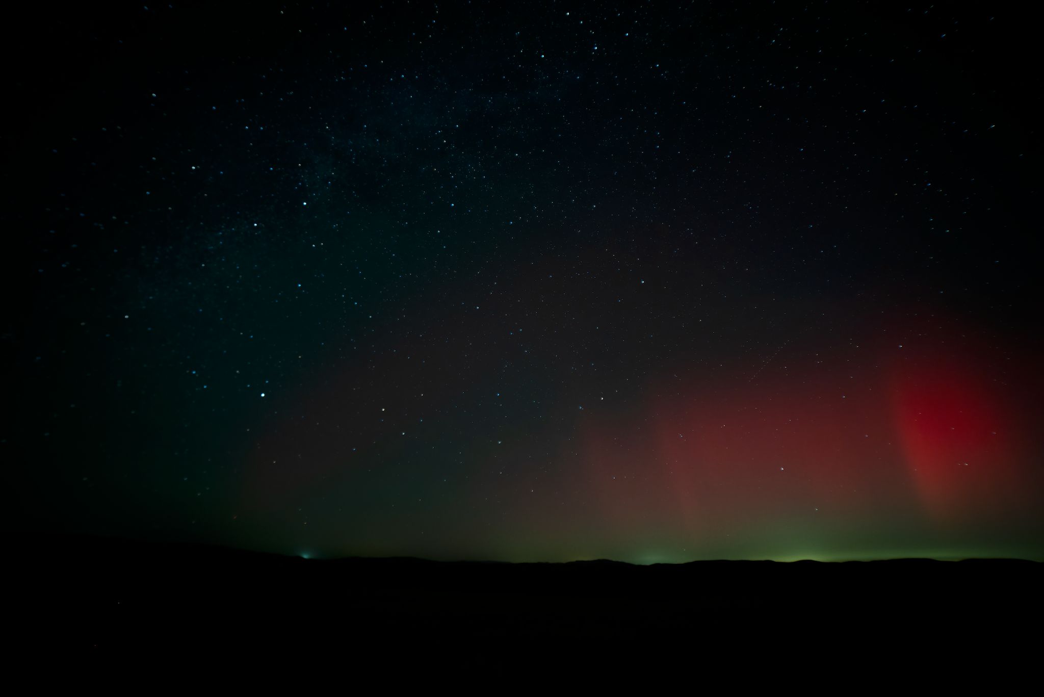 Community photo entitled Aurora Borealis in Central California, 35.5 degrees north by Catherine Hyde on 10/10/2024 at Shandon, CA USA