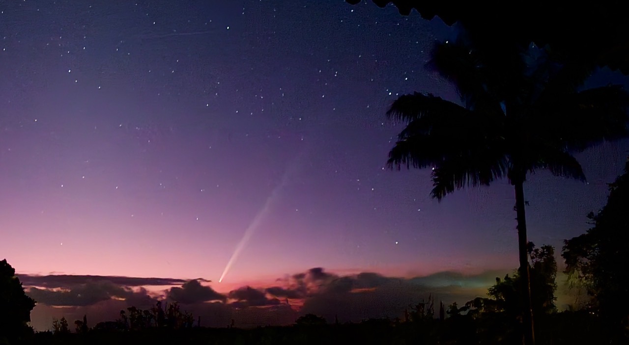 Community photo entitled Morning comet from Hawaii by John Dvorak on 10/02/2024 at Puna District, Island of Hawaii