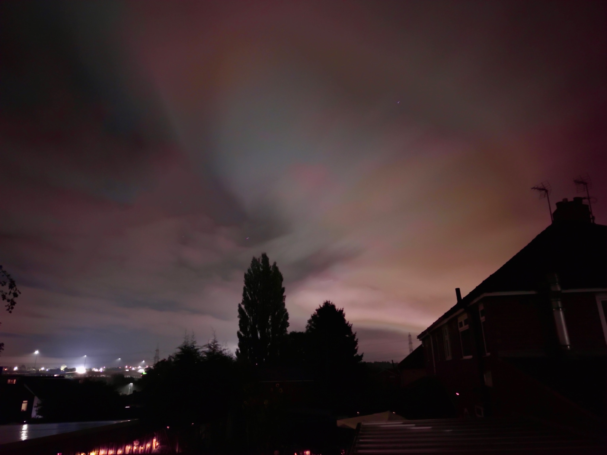 Community photo entitled Aurorae Incoming! by David Hawkes on 10/07/2024 at Sheffield, UK