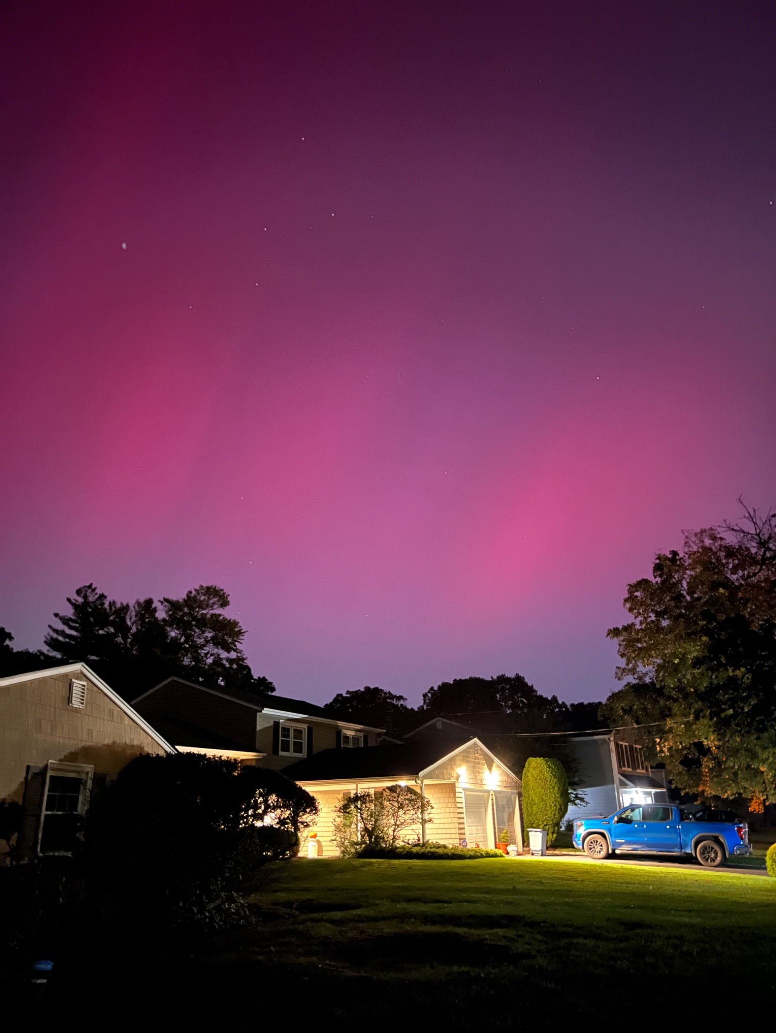 Community photo entitled Northern Lights! by Stephen Montag on 10/10/2024 at Livingston, NJ