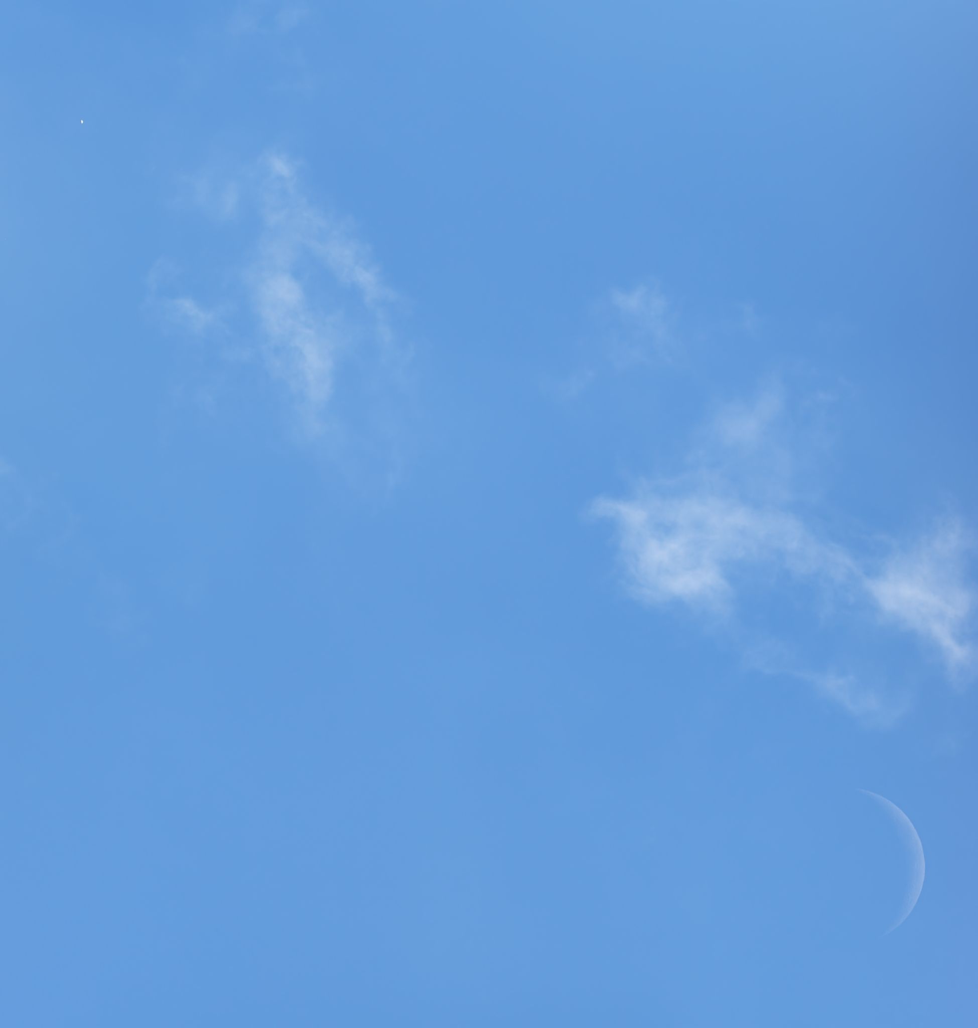 Community photo entitled Daytime Venus and the crescent moon. by Steven Bellavia on 02/01/2025 at Smithfield, VA
