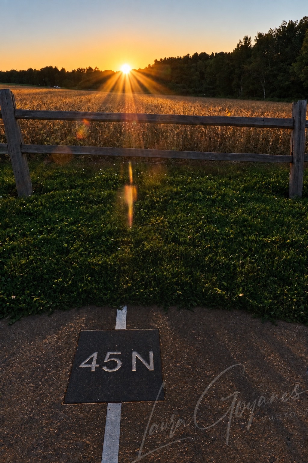 Community photo by Laura Goyanes | 45-90 geographical marker in Poniatowski, Wisconsin
